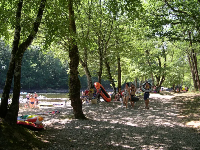 plage rivière de la Dordogne en Corrèze