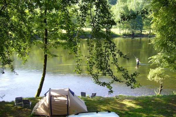 Bord de rivière Dordogne en Corrèze